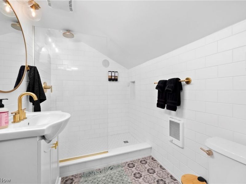 4247 E Lake Road, Sheffield Lake, OH 44054 Photo 28