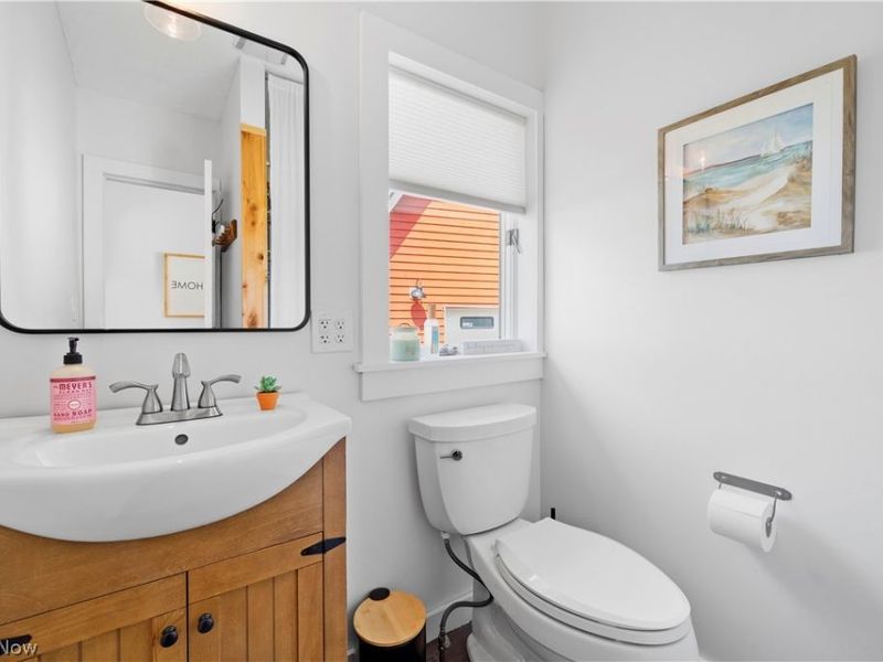 4247 E Lake Road, Sheffield Lake, OH 44054 Photo 4