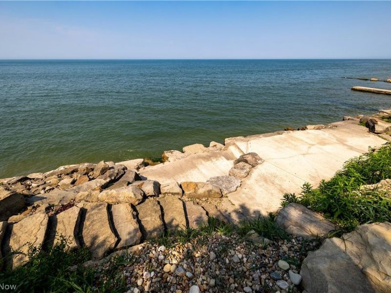 4247 E Lake Road, Sheffield Lake, OH 44054 Photo 43