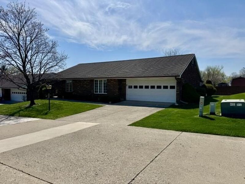 1013 Abington Place, Springfield, OH 45503 Photo 2