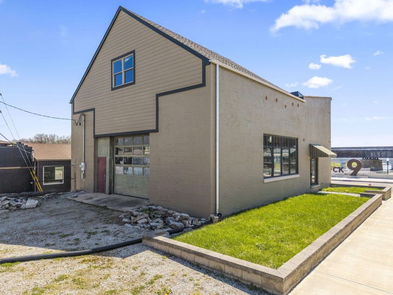 114 E Water Street, Piqua, OH 45356 Photo 8