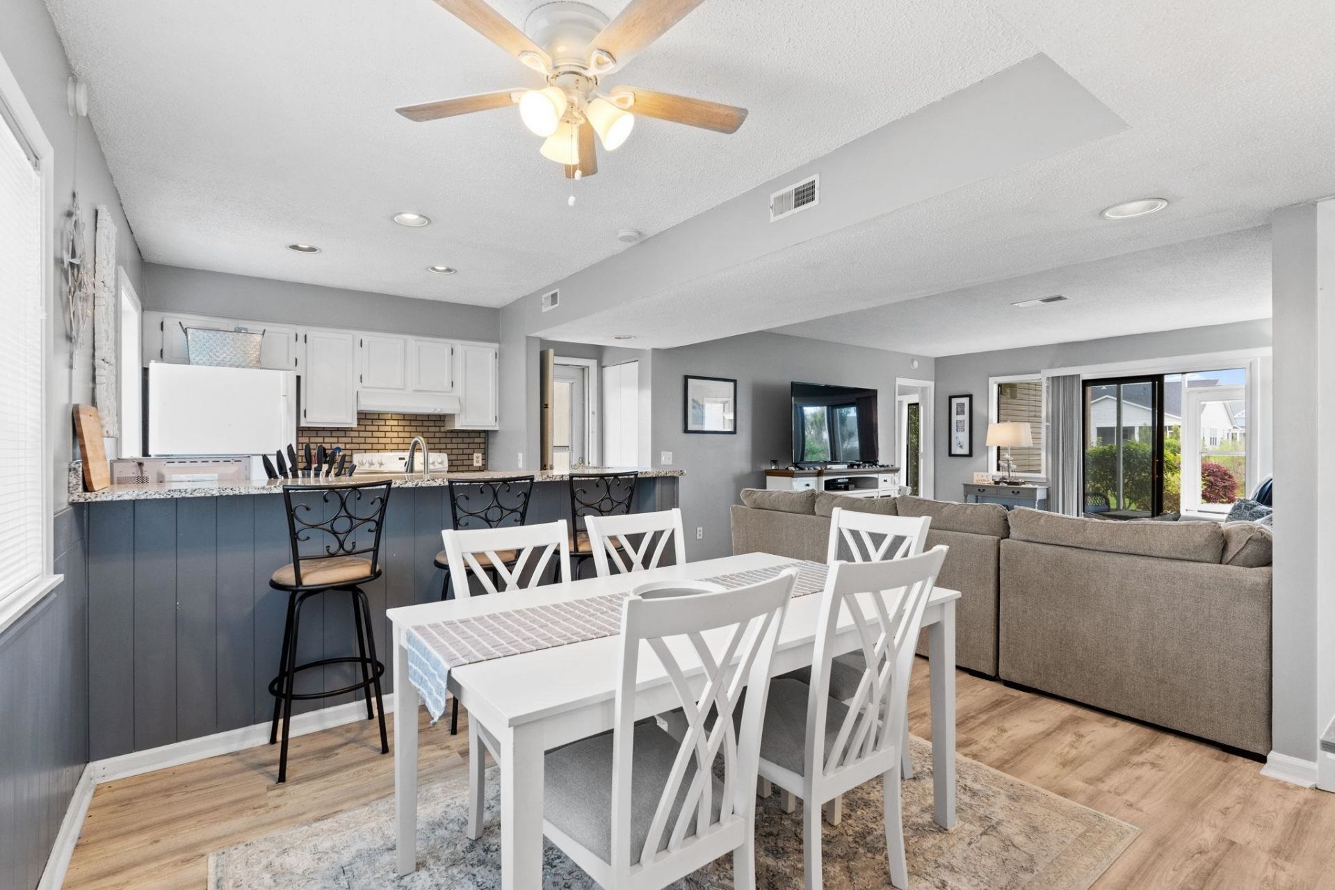 1025 W Plantation Dr. W Photo 15