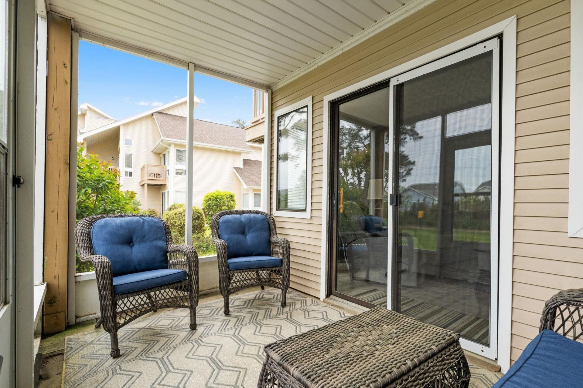 1025 W Plantation Dr. W Photo 32