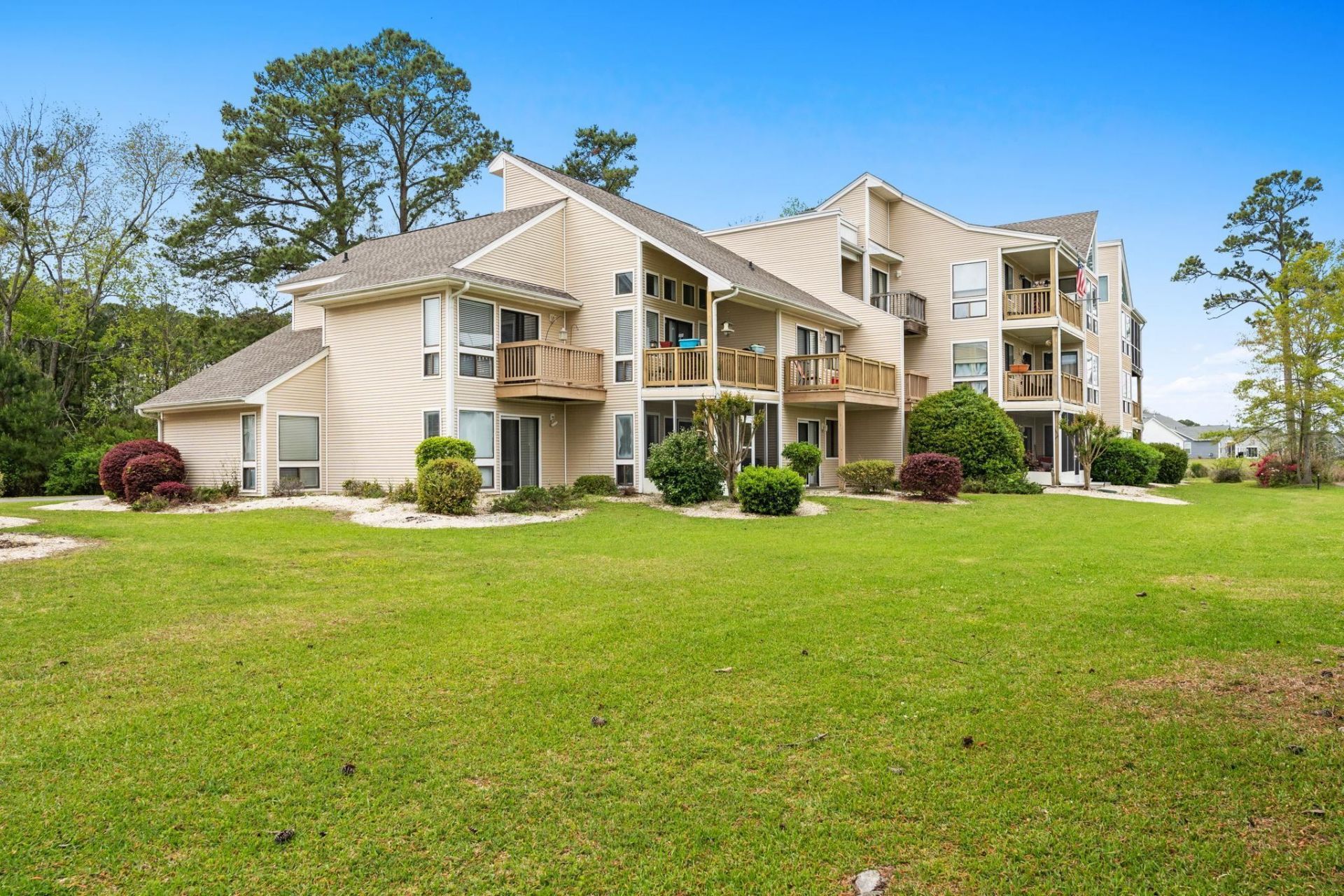 1025 W Plantation Dr. W Photo 35