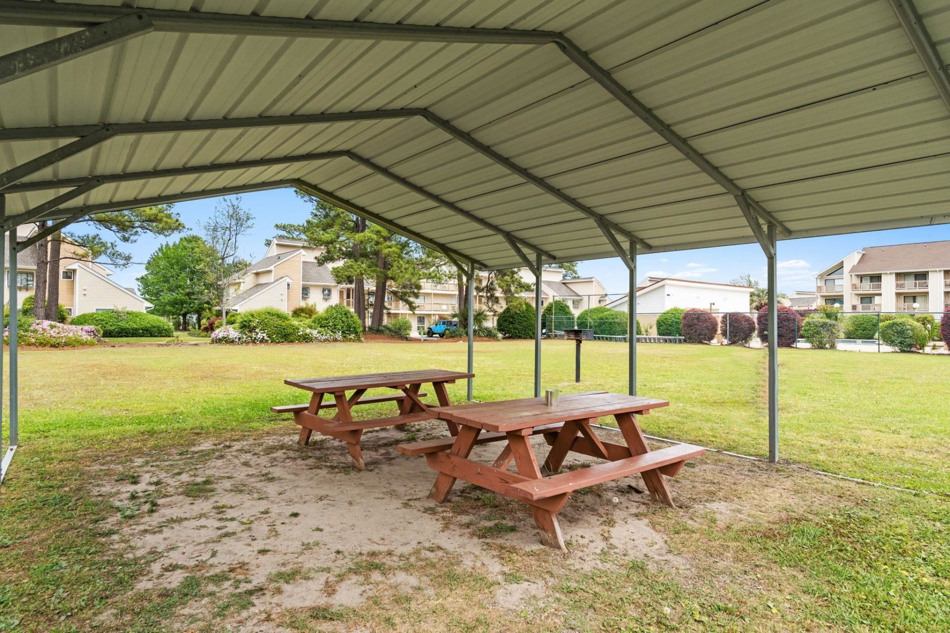 1025 W Plantation Dr. W Photo 50