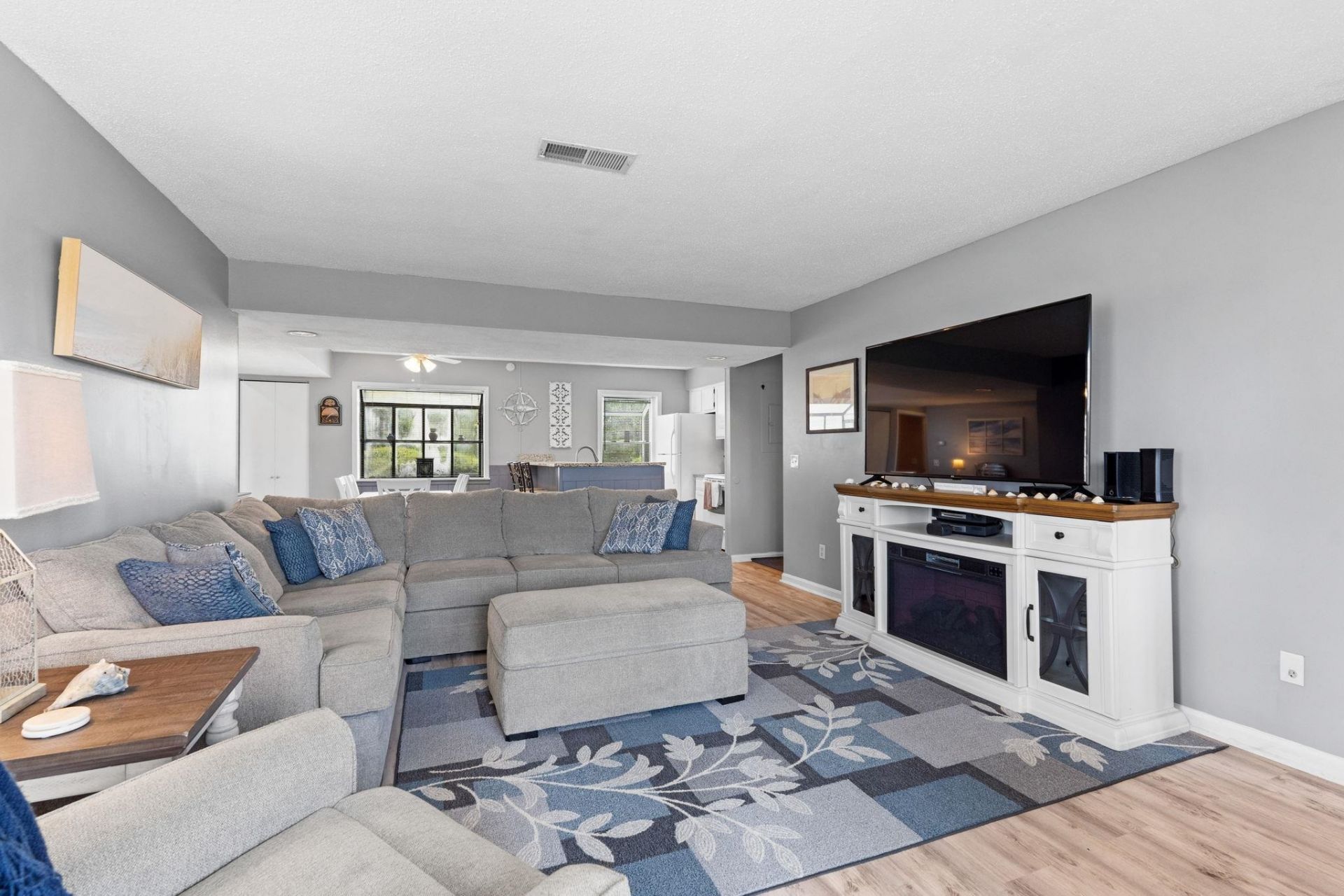 1025 W Plantation Dr. W Photo 6