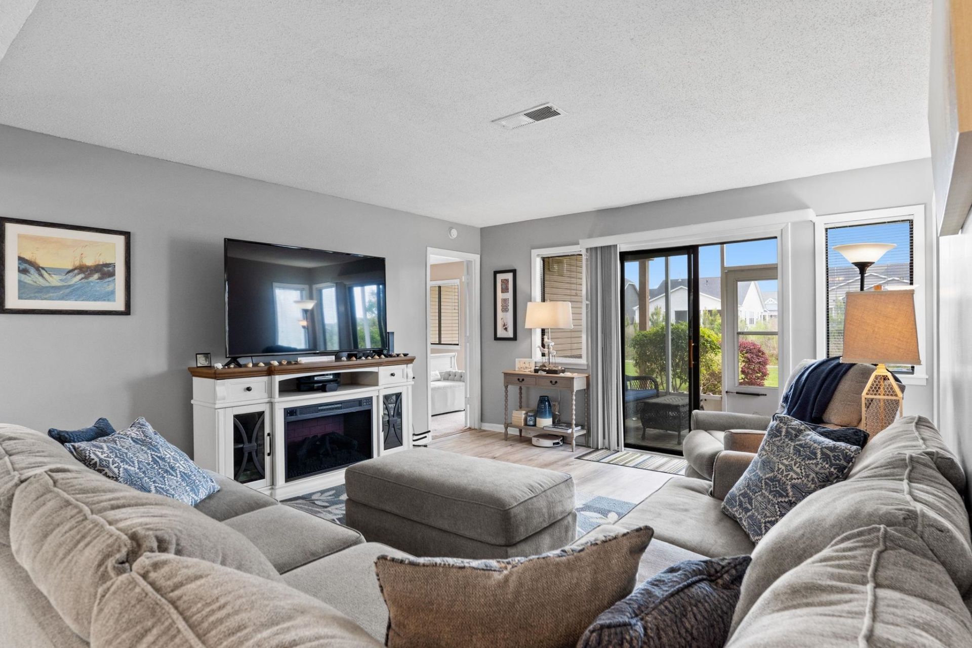 1025 W Plantation Dr. W Photo 8