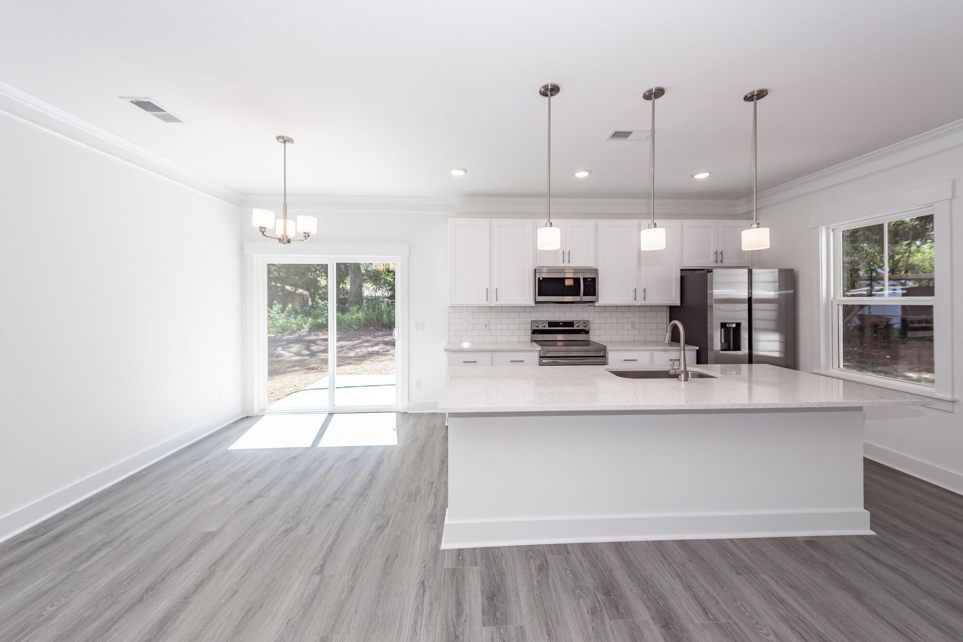 1413 Iroquois Street Photo 10