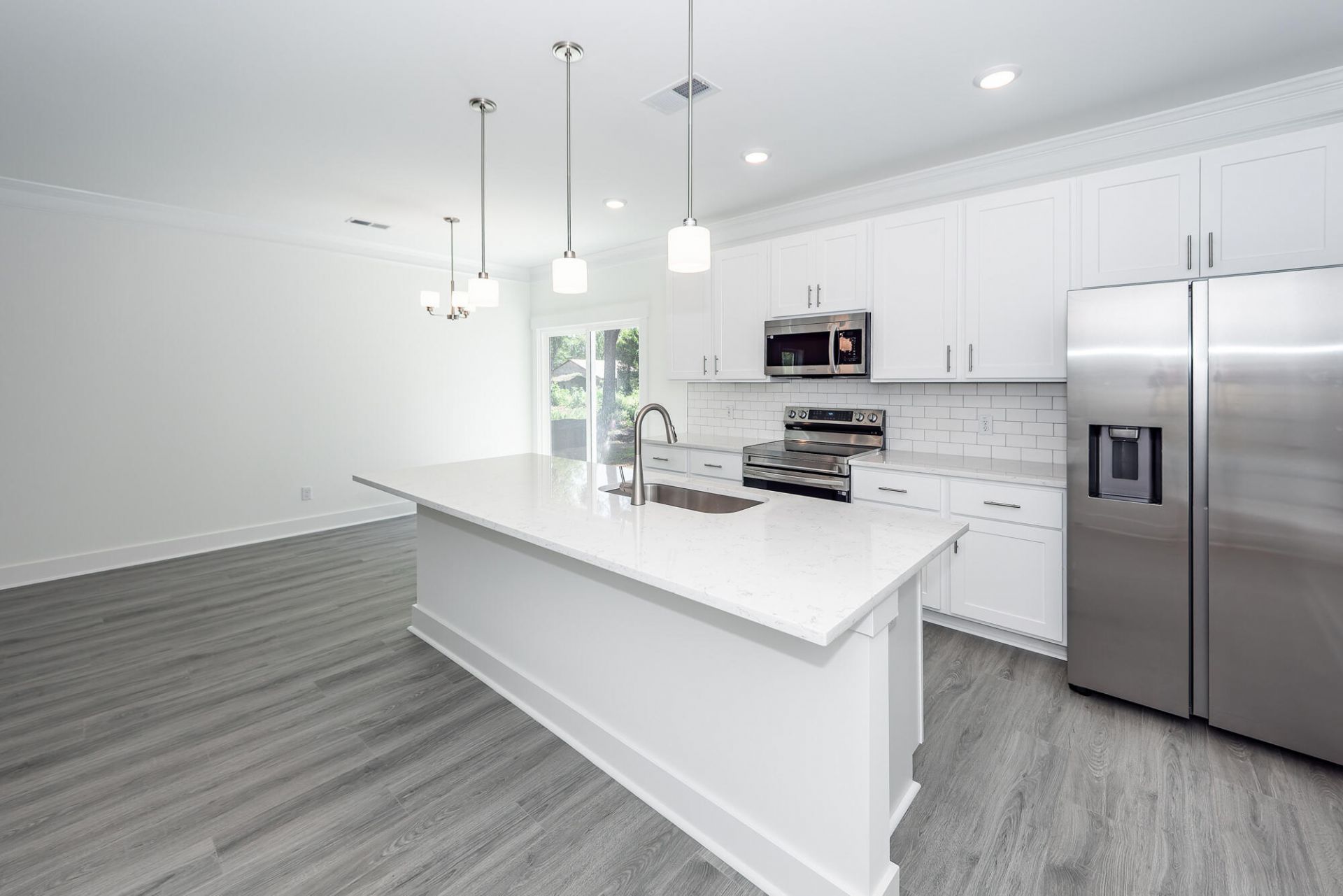 1413 Iroquois Street Photo 16