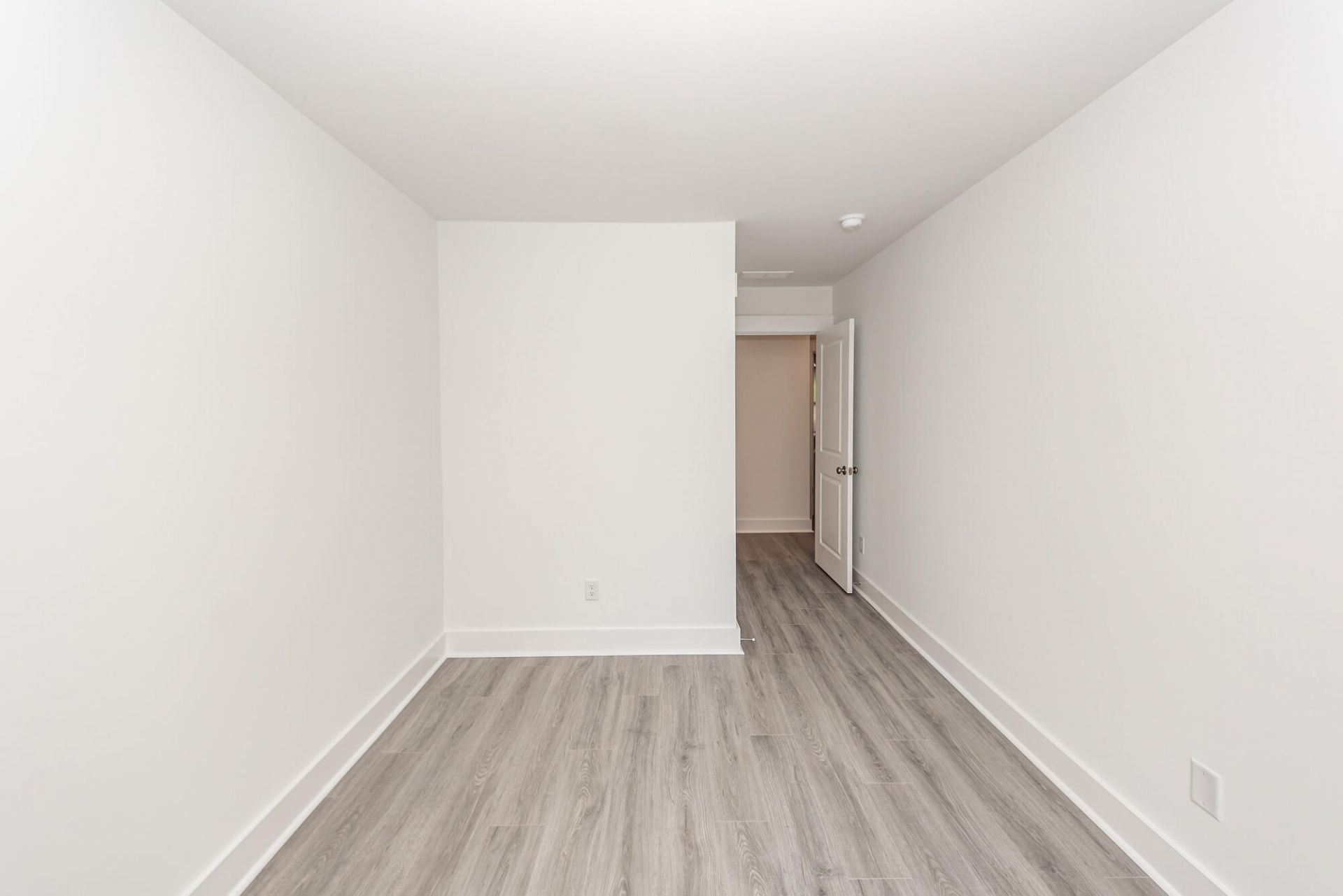 1413 Iroquois Street Photo 25