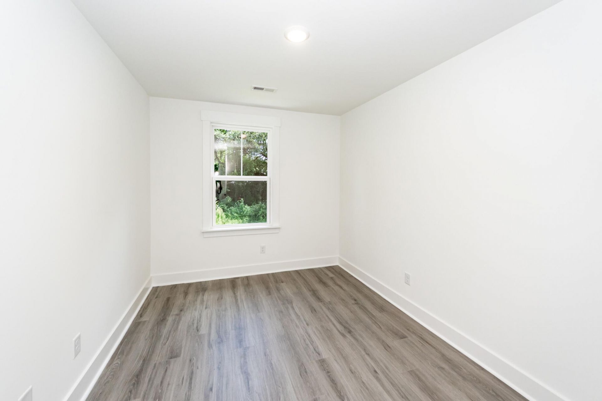1413 Iroquois Street Photo 31