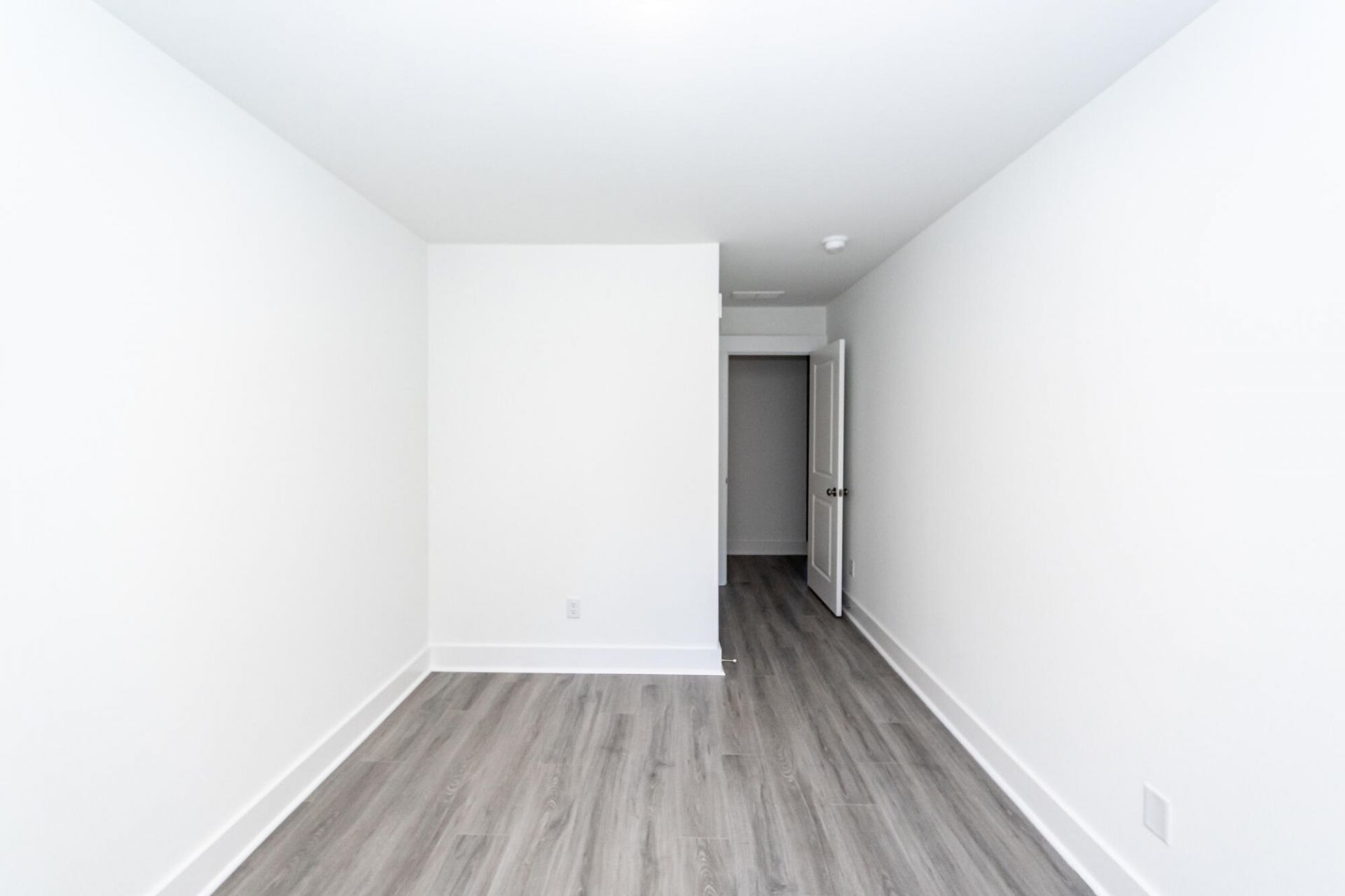 1413 Iroquois Street Photo 32