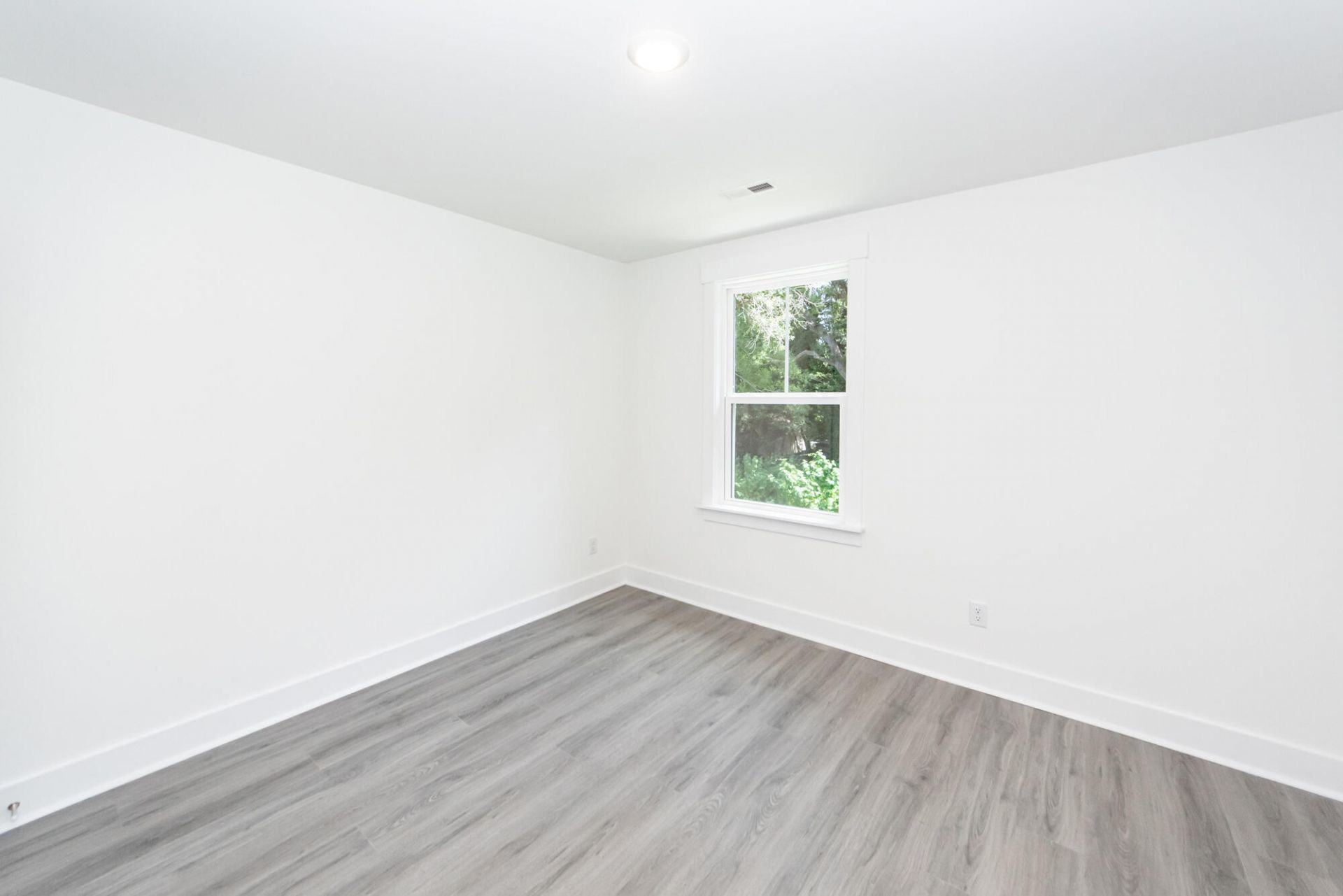 1413 Iroquois Street Photo 34