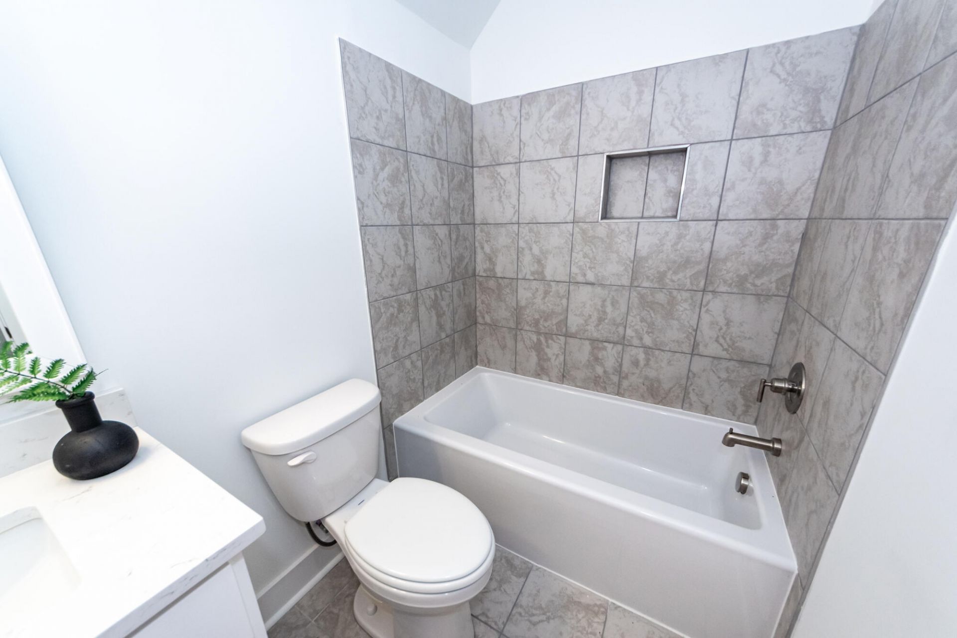 1413 Iroquois Street Photo 37