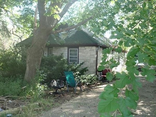 8600 W Fond Du Lac AVENUE, Milwaukee, WI 53225