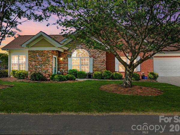 3270 Abbey Walk Lane, Matthews, NC 28105