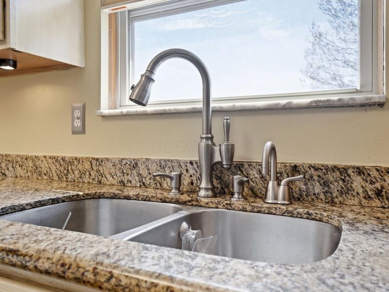 6293 Andrews Drive W, Westerville, OH 43082 Photo 24