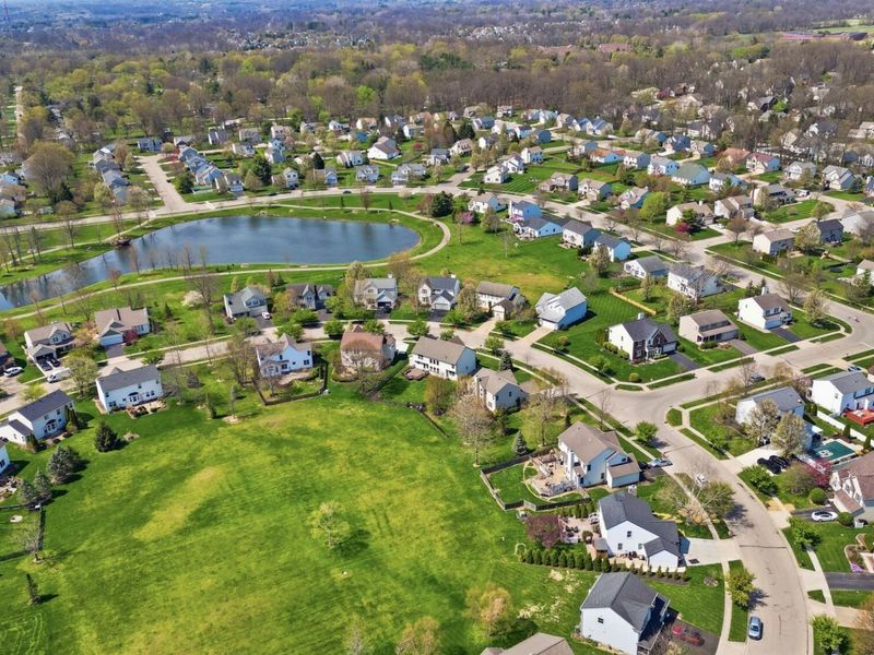 6293 Andrews Drive W, Westerville, OH 43082 Photo 4