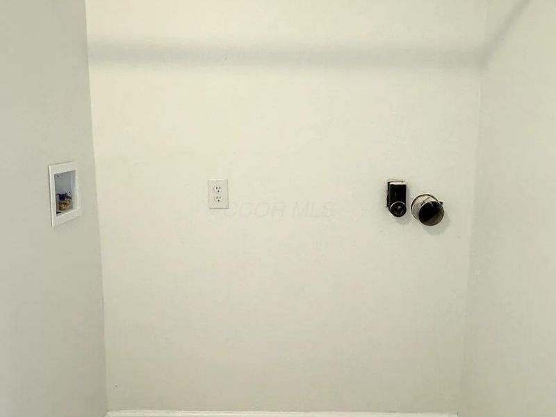8800 Hubbard Drive N, Galloway, OH 43119 Photo 10