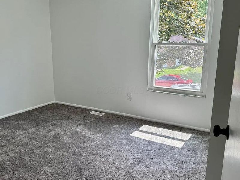 8800 Hubbard Drive N, Galloway, OH 43119 Photo 14