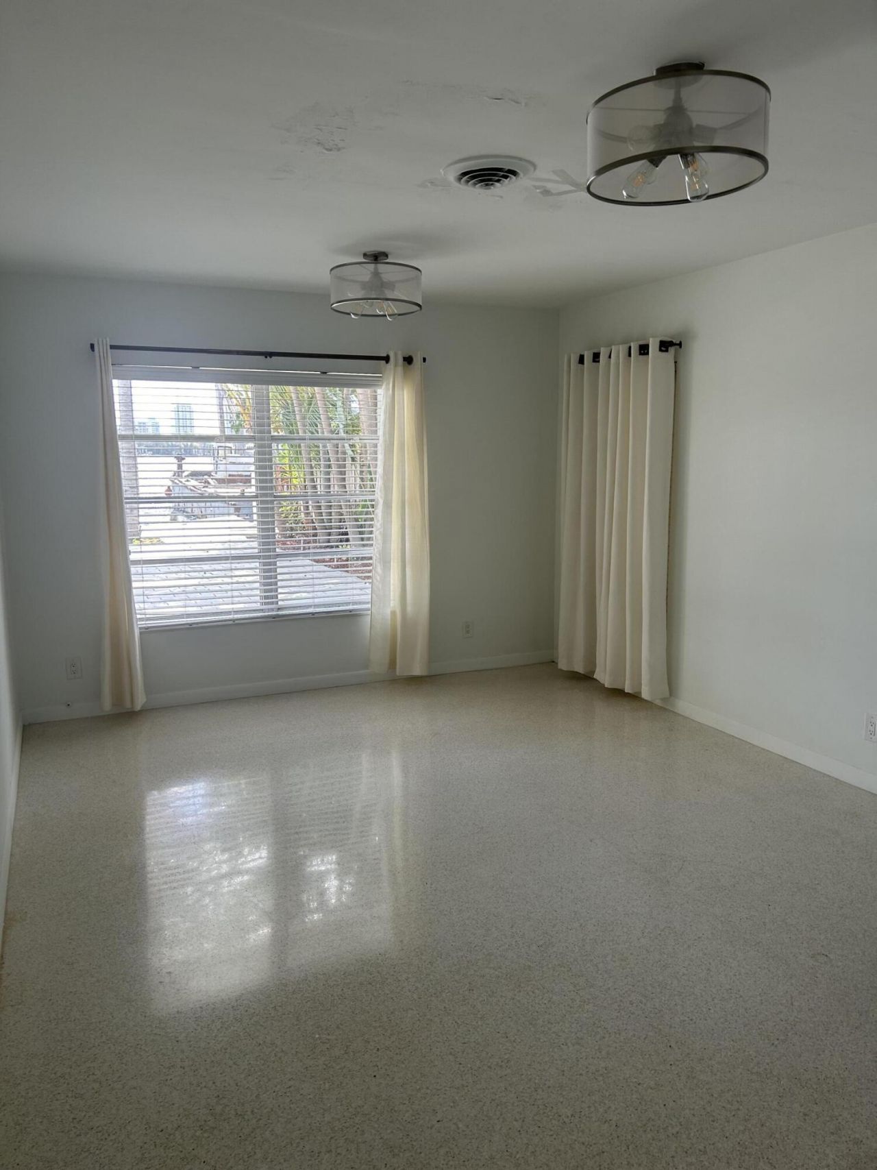 704 NE 20th Avenue, Fort Lauderdale, FL 33304 Photo