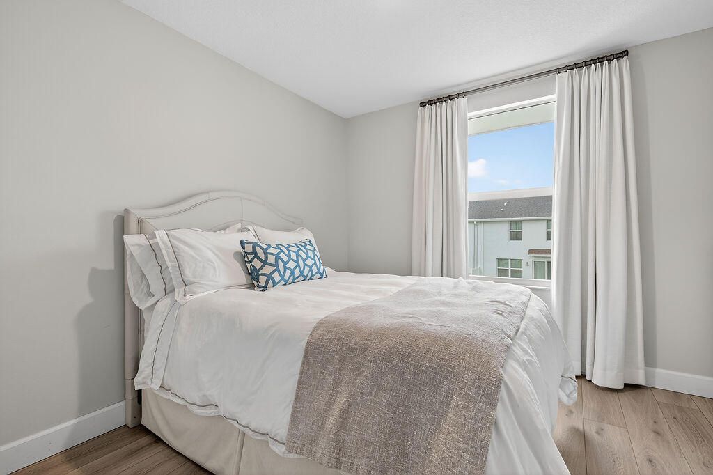 5696 SE Edgewater Circle, Stuart, FL 34997 Photo