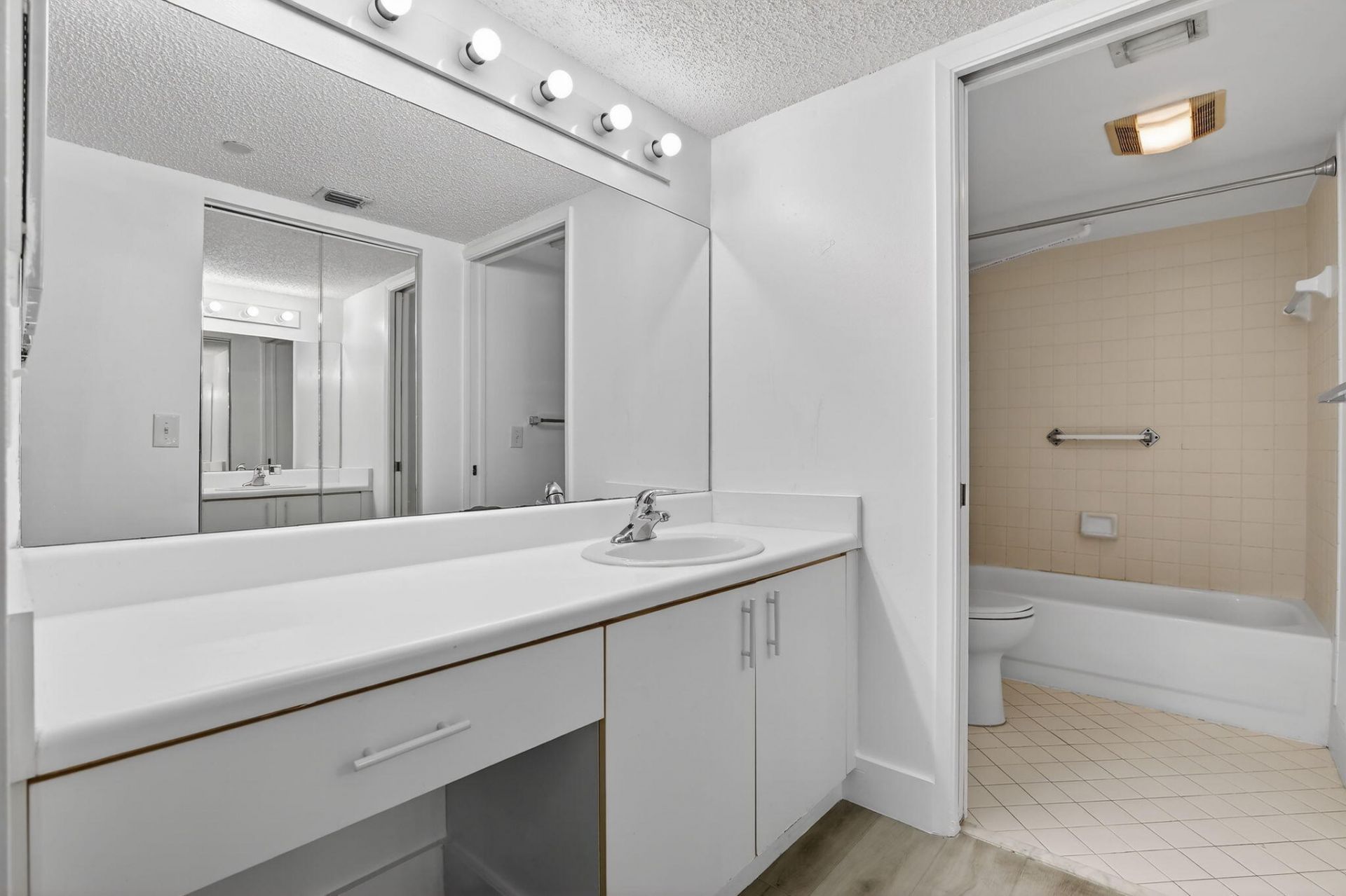 900 SW 142nd Avenue, Unit 305l, Pembroke Pines, FL 33027 Photo