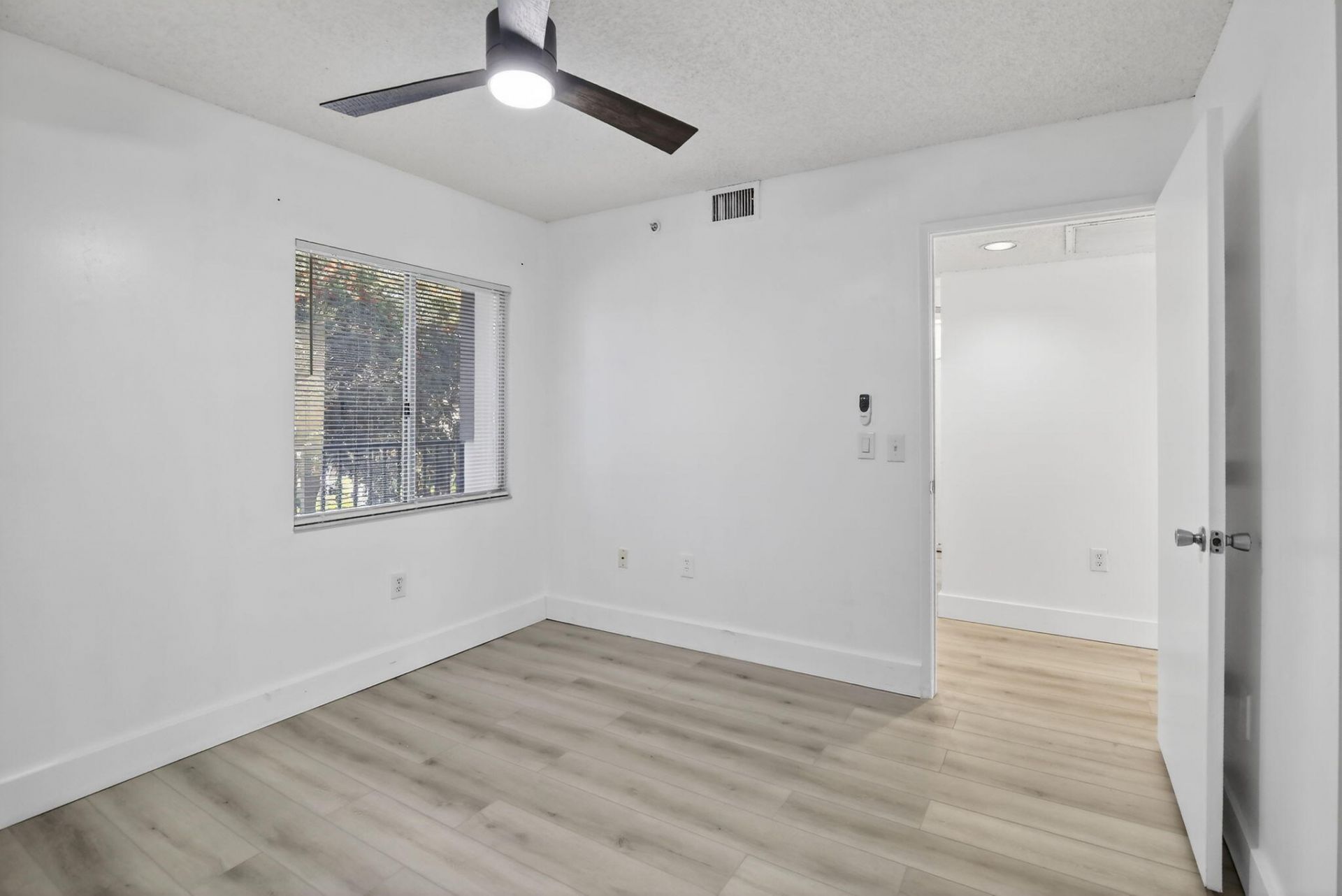 900 SW 142nd Avenue, Unit 305l, Pembroke Pines, FL 33027 Photo