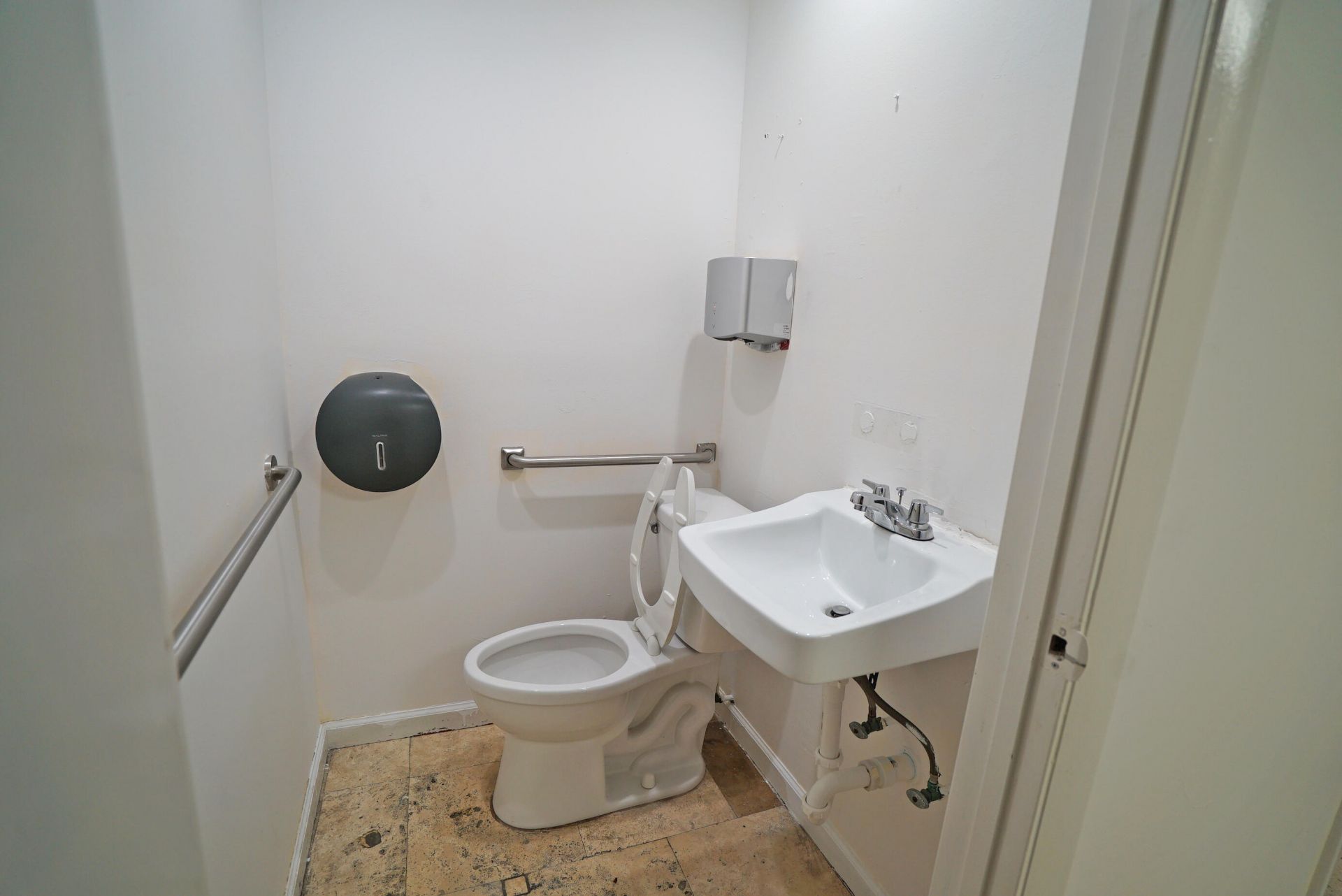 1365 SW 22nd Street, Miami, FL 33188 Photo