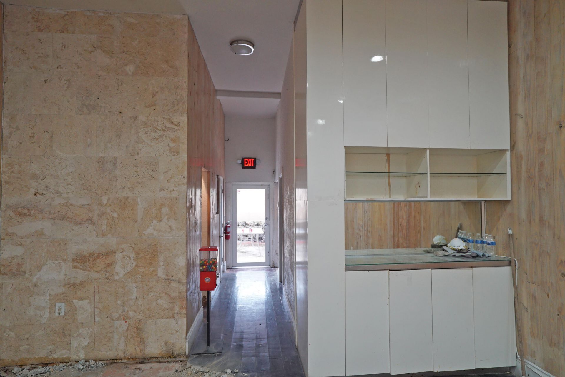 1365 SW 22nd Street, Miami, FL 33188 Photo