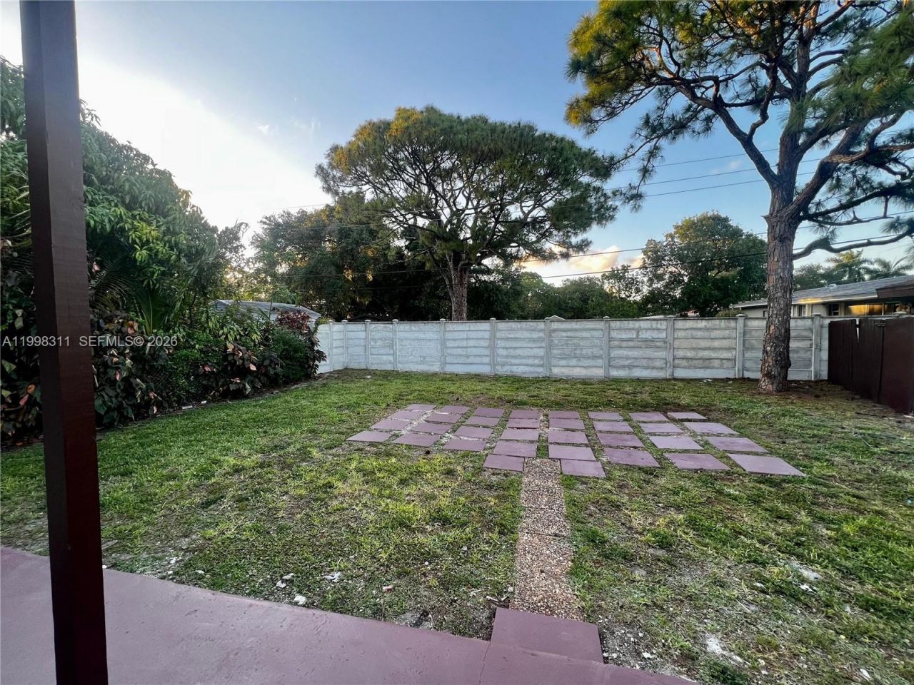 1715 NW 180th Ter, Miami Gardens, FL 33056 Photo