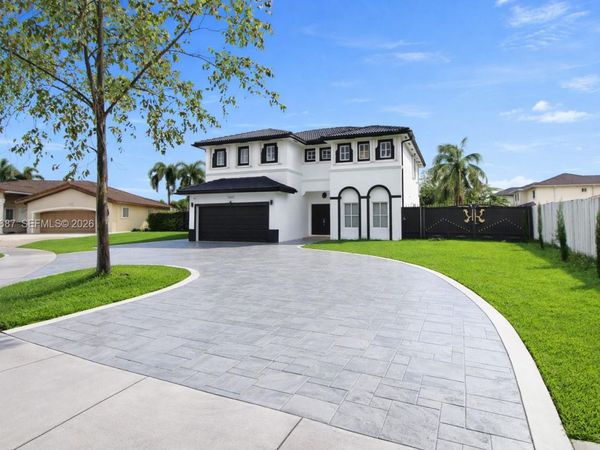 15045 SW 38th Ter , Miami, FL 33185
