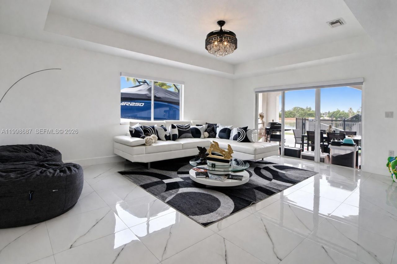 15045 SW 38th Ter , Miami, FL 33185 Photo