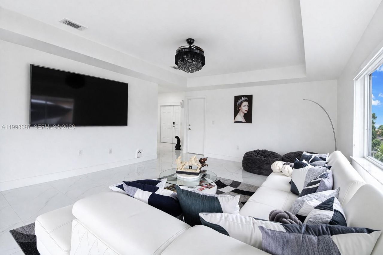 15045 SW 38th Ter , Miami, FL 33185 Photo