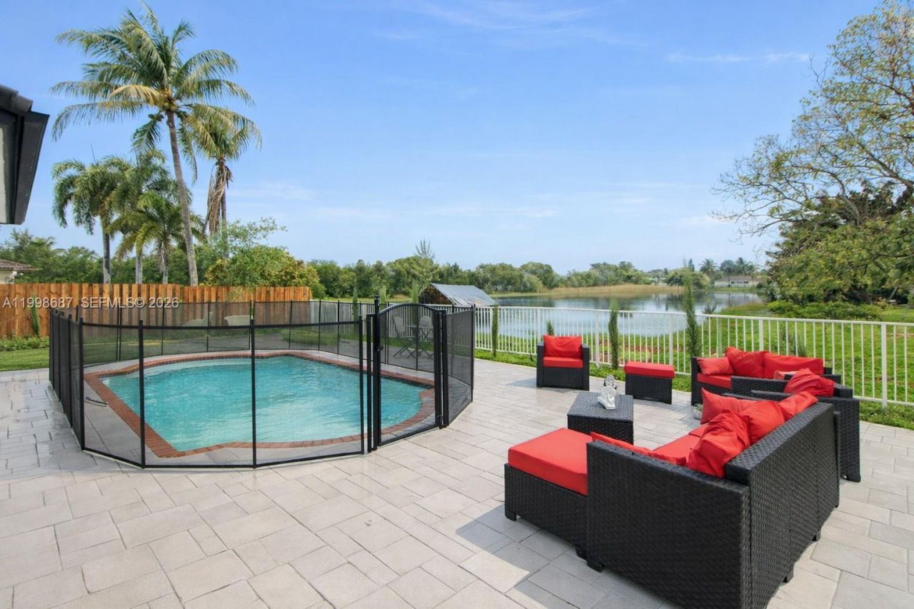 15045 SW 38th Ter , Miami, FL 33185 Photo