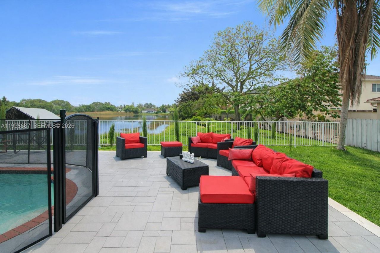 15045 SW 38th Ter , Miami, FL 33185 Photo