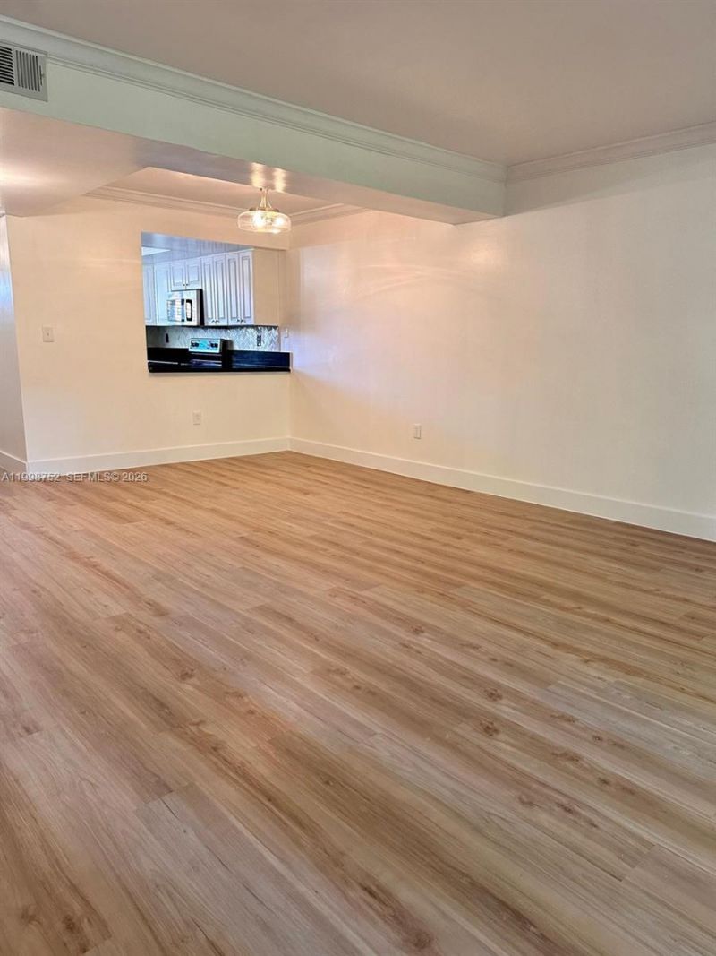 11091 NW 7th St, Unit 104, Miami, FL 33172 Photo