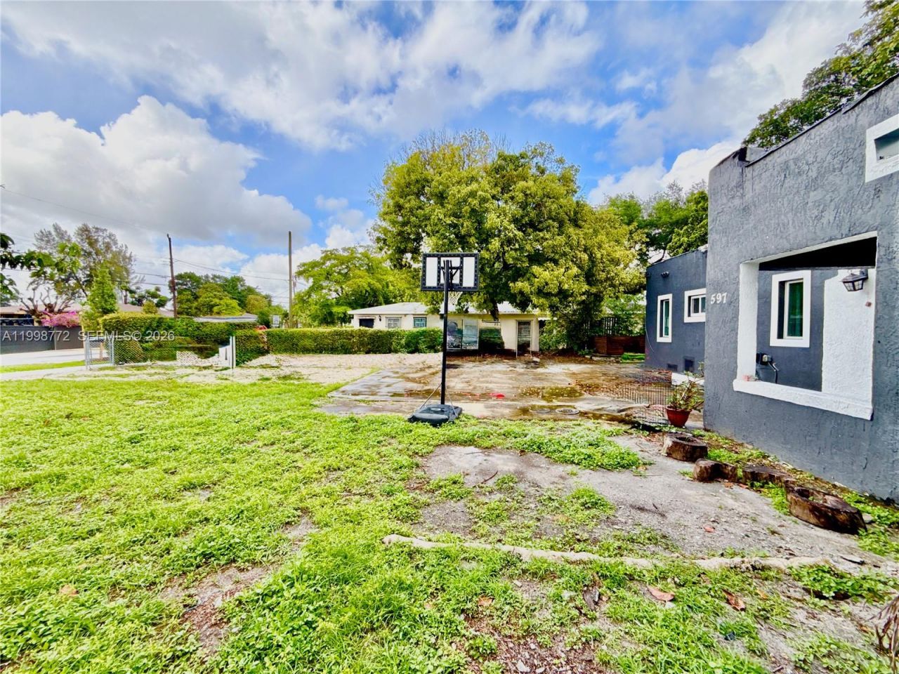 597 NW 69th St, Miami, FL 33150 Photo