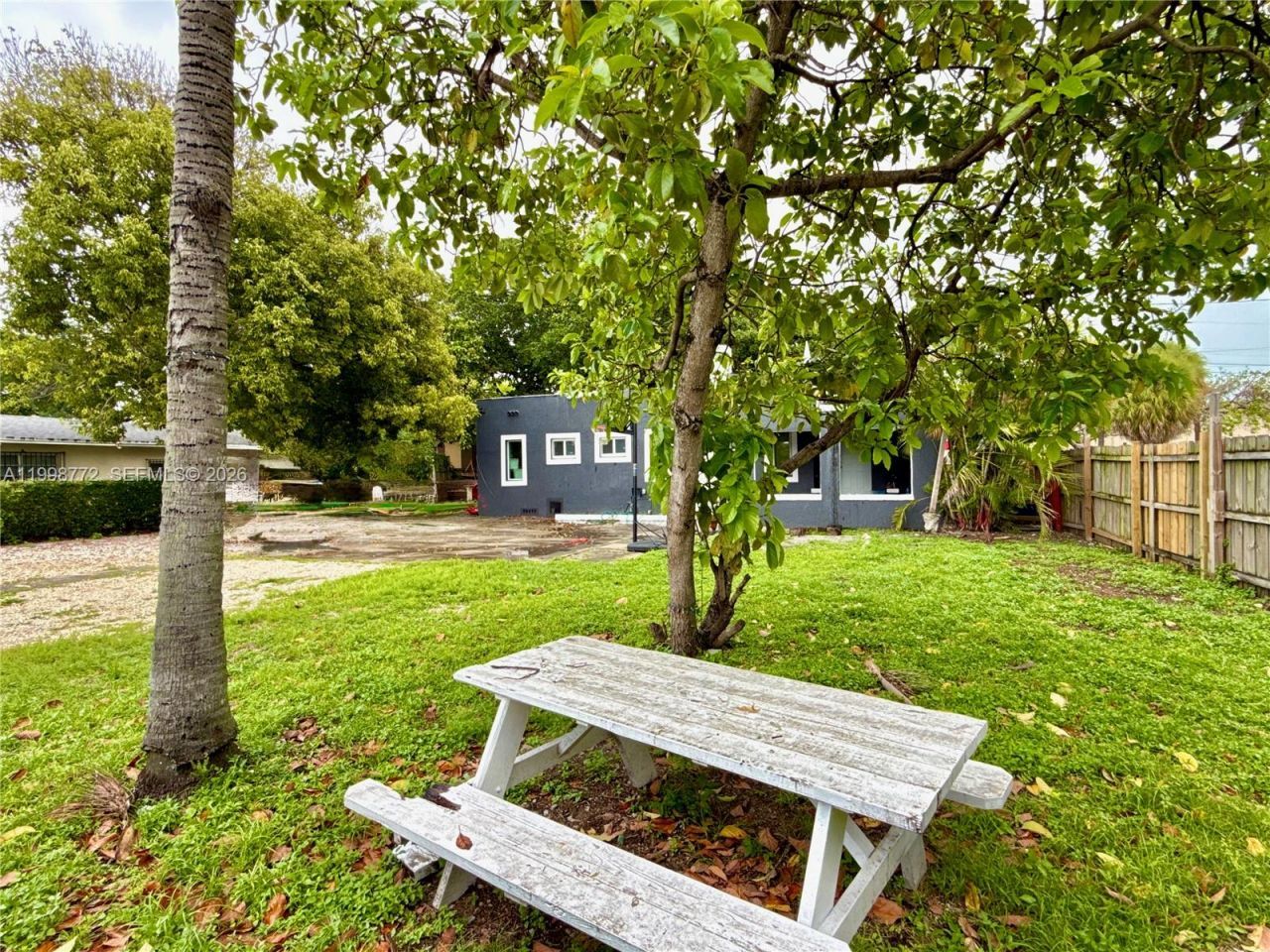 597 NW 69th St, Miami, FL 33150 Photo