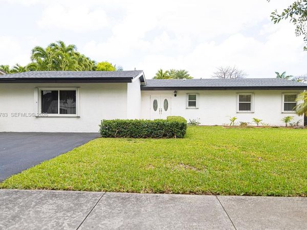 10241 SW 128th Ave, Miami, FL 33186