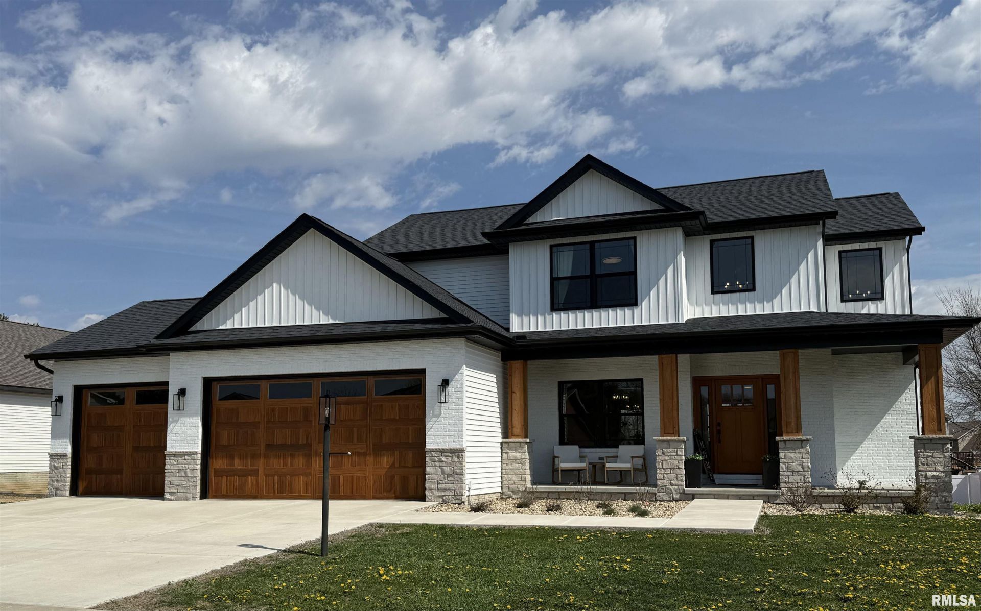 1317 Cedar Lake Drive, Metamora, IL 61548 Main Photo