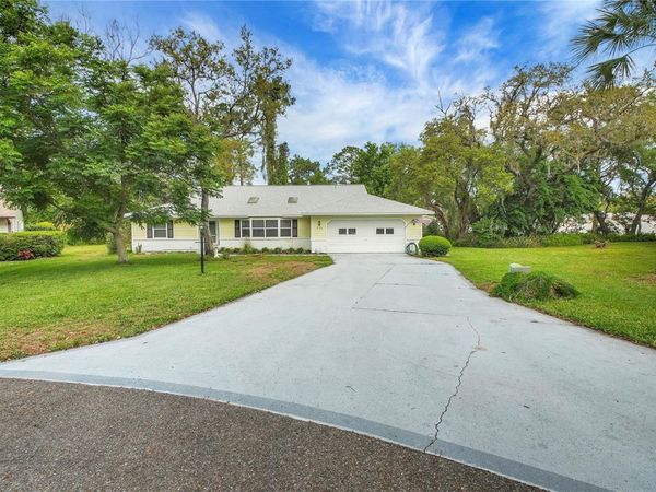 335 RIVER GLASS COURT, LEESBURG, FL 34788