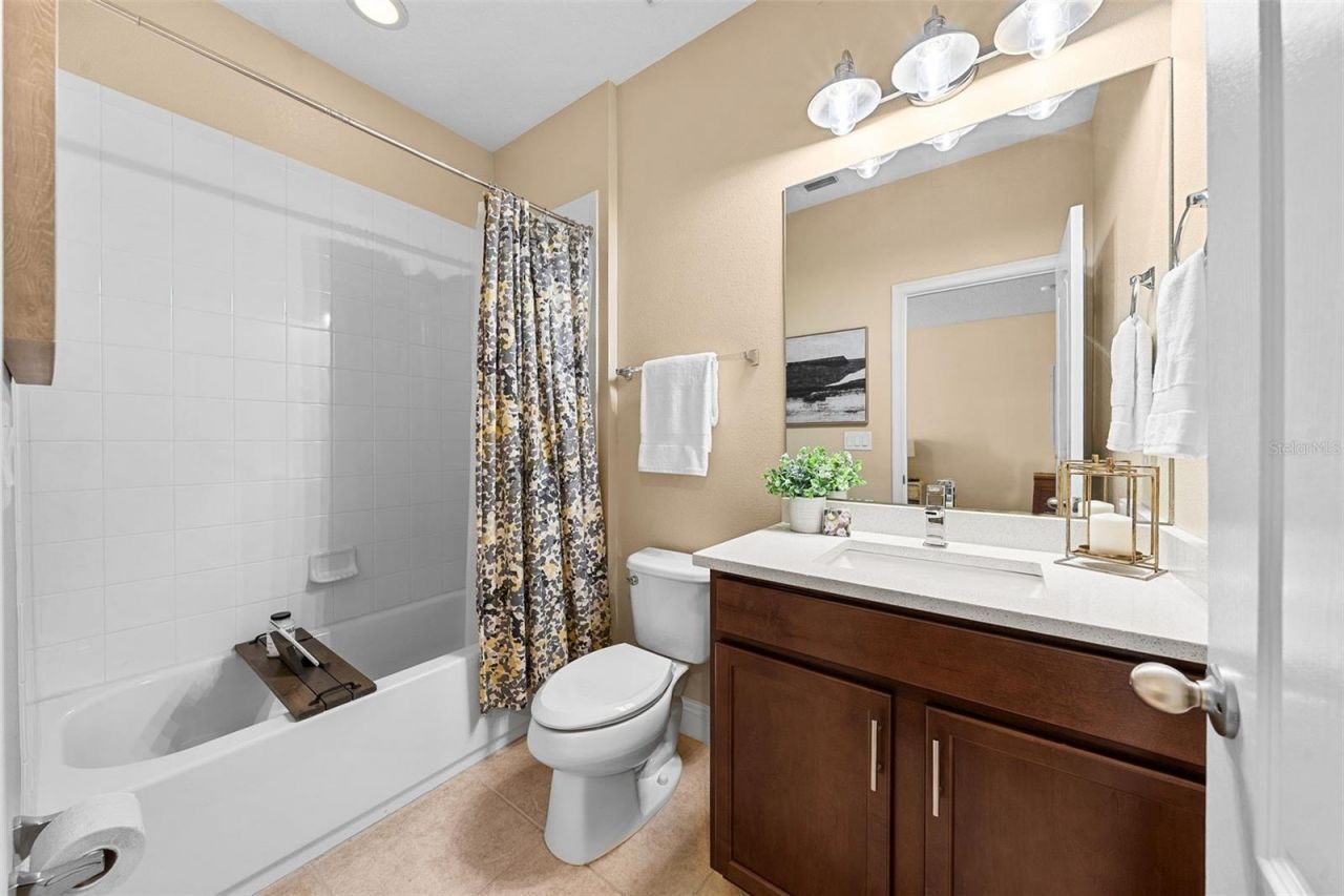 8115 Champions Forest Way, Tampa, FL 33635 Photo