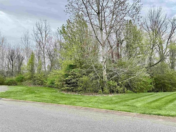 1766 Hunter's Cove Circle, Kokomo, IN 46902