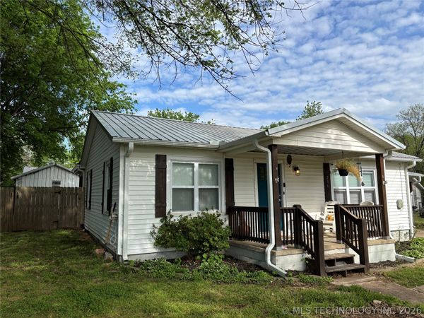 206 NW 1st , Checotah, OK 74426