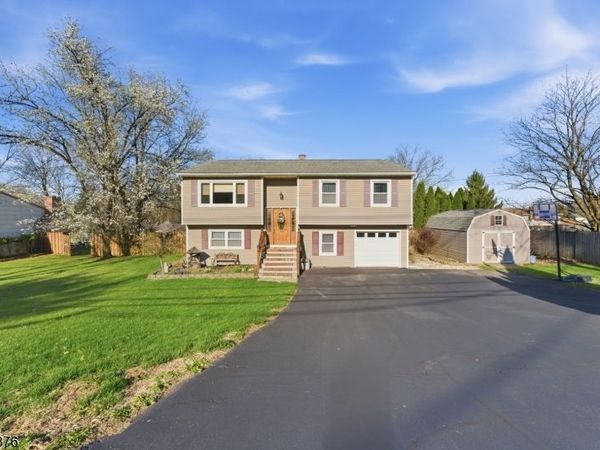 403 Red School Ln, Lopatcong, NJ 08865