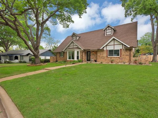 4025 Diamond Loch W, North Richland Hills, TX 76180