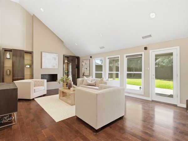 237 Woodcrest Drive, Richardson, TX 75080