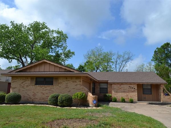 1124 Pembrook Drive, Waco, TX 76710