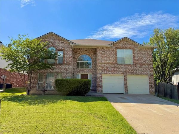5518 Heathercrest Drive, Arlington, TX 76018